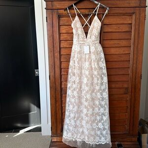 NWT lulus long lace cross back dress